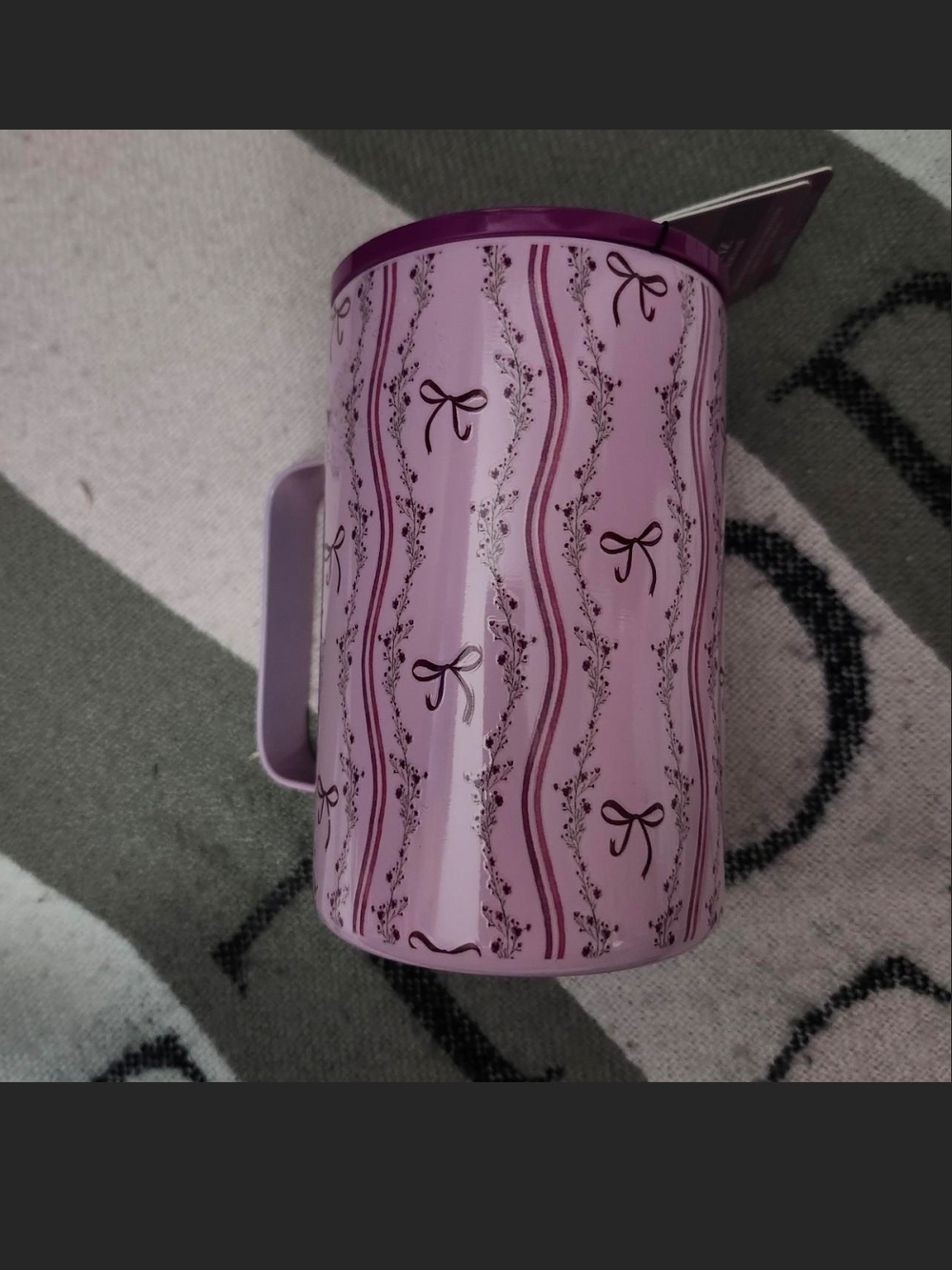 Pink Decorative Bow Pattern Pitcher – Unbranded